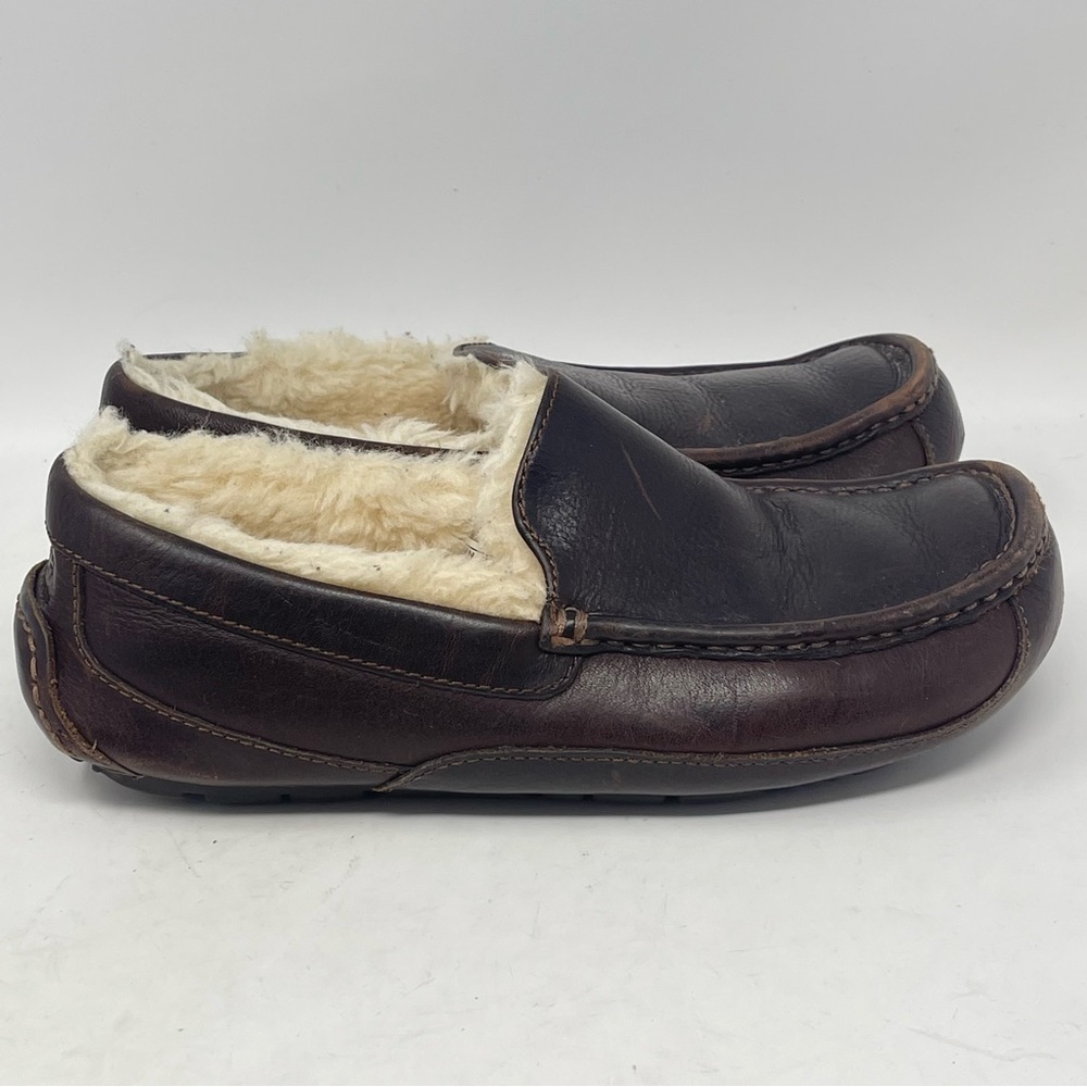 UGG Ascot Slippers Mens 8 Brown Leather Sheepskin Slip On Fur Lined Moccasion
